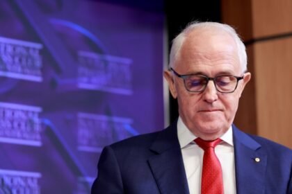 Séance politics: Is it unpatriotic for Turnbull to question AUKUS?